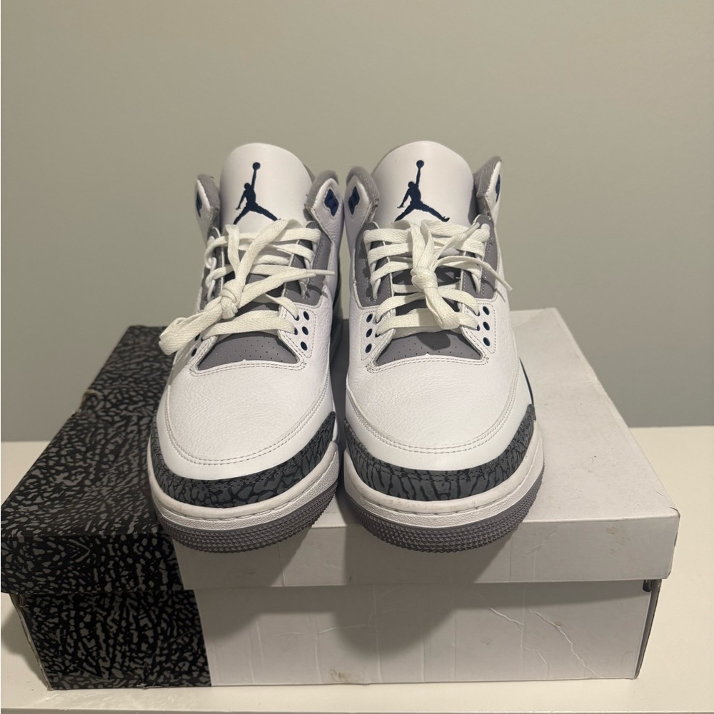 Jordan Athletic Shoes White and Gray